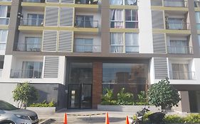 Moderno departamento con vista panorámica cerca a los centros comerciales
